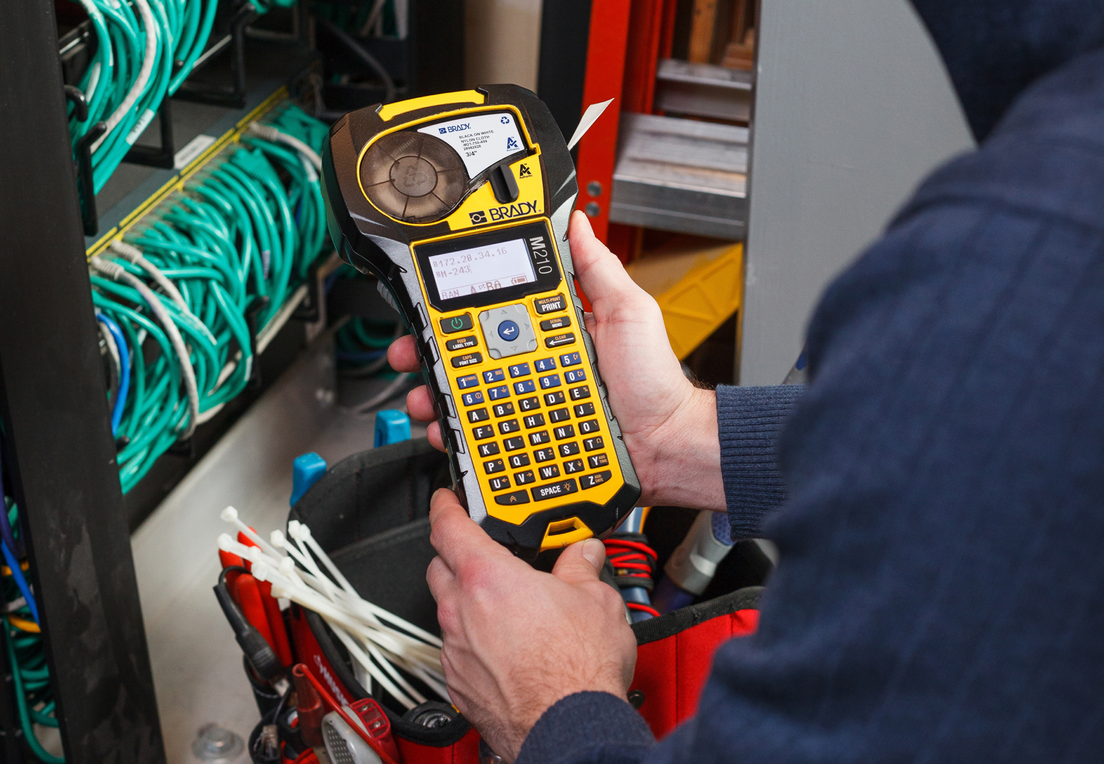 M210 Portable label printer - Brady Part: M210 | Brady | Brady.eu